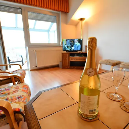 Appartementhaus Mila In Kolobrzeg Room photo